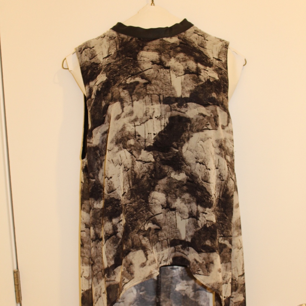 H&M High-low flow tank